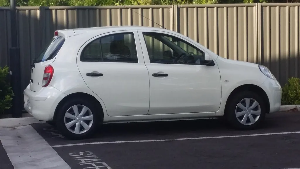 Nissan March · 1ª geração · 2012–2020